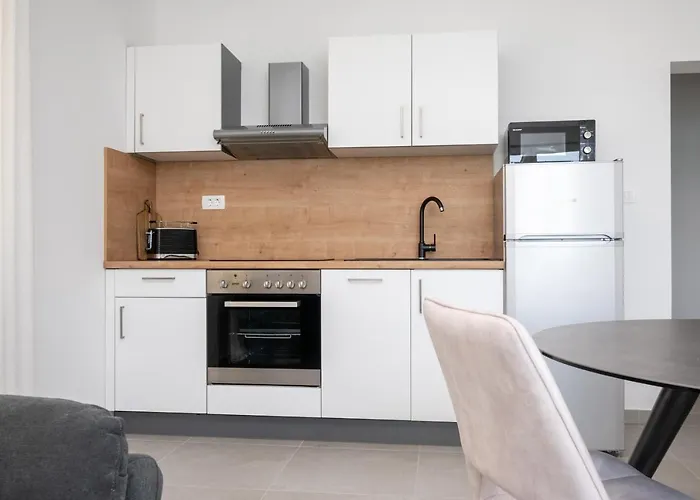 By The Sea Nevidjane, Pasman - 323 *